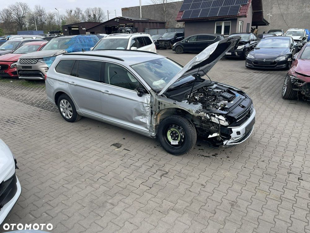 Volkswagen Passat Variant 2.0 TDI SCR DSG Conceptline - 4
