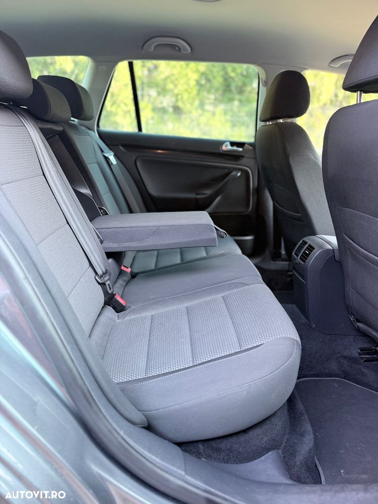 Volkswagen Golf 1.6 TDI DPF Style - 8