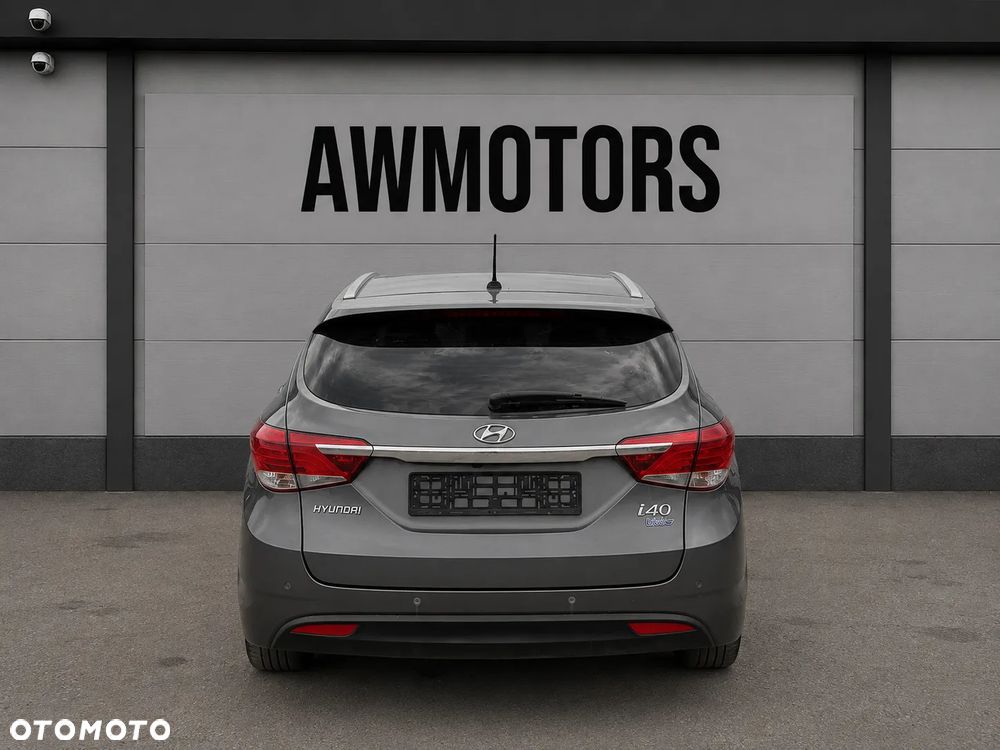 HYUNDAI I40 2012 *SAMOCHÓD NA CZĘŚCI* 6348 TITANIUM SILVER MASKA, LAMPA, DRZWI, LUSTERKO, ZDERZAK, GRILL, BŁOTNIK, KLAPA, BELKA, DESKA, FOTELE, KANAPA, ĆWIARTKA KIEROWNICA, TARCZE, ZACISKI, ZAWIESZENIE, KOMPLETNY PRZÓD, KOMPLETNY TYŁ, LICZNIK, ZEGARY, PRAWE LEWE PRZÓD TYŁ - 2
