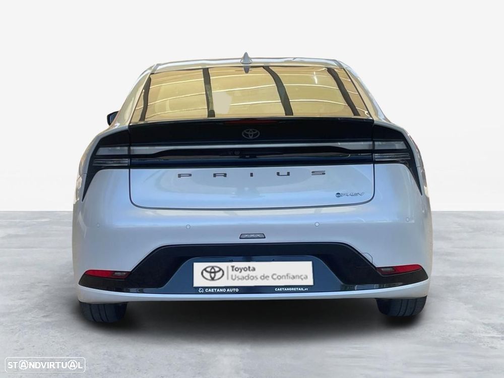 Toyota Prius 2.0 Plug-in Luxury - 5