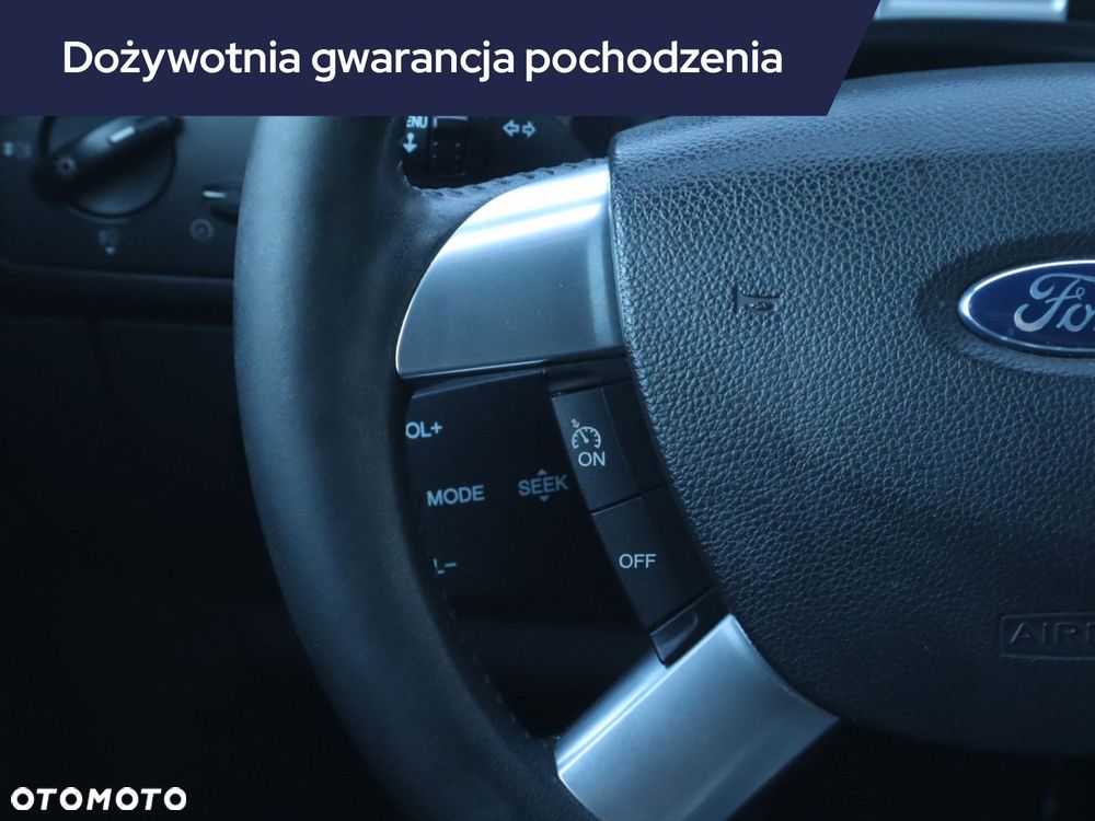 Ford Kuga - 21