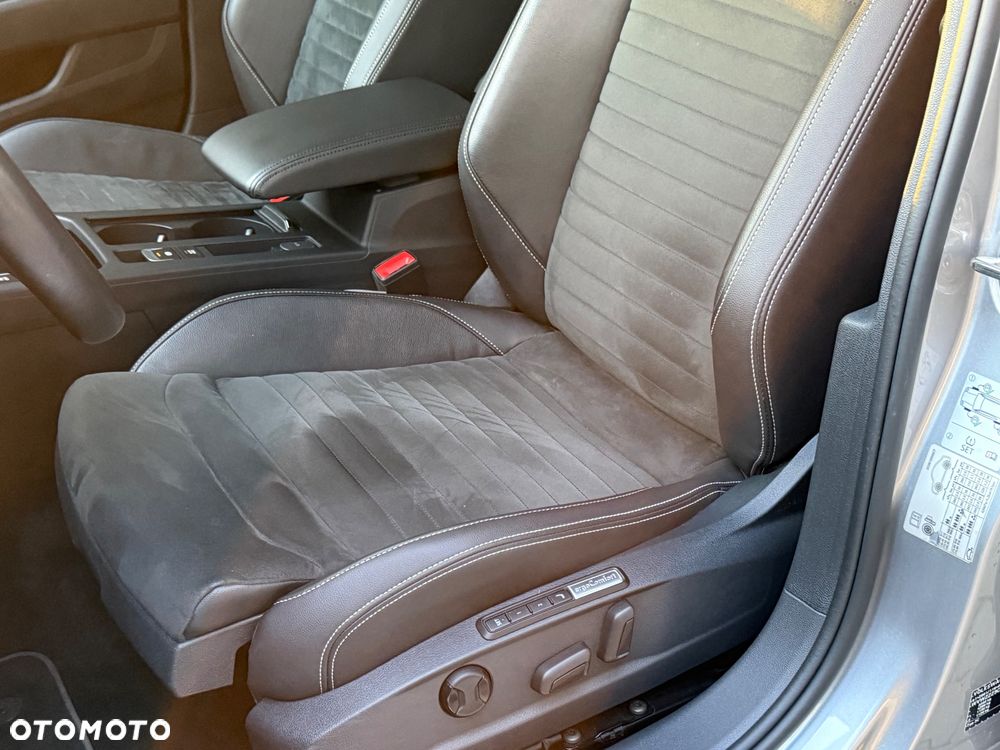 Volkswagen Passat 2.0 TDI EVO Elegance DSG - 20