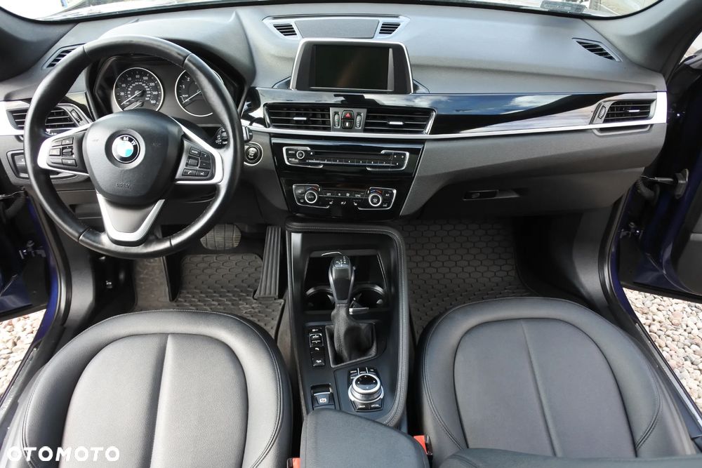 BMW X1 xDrive28i Sport Line - 16