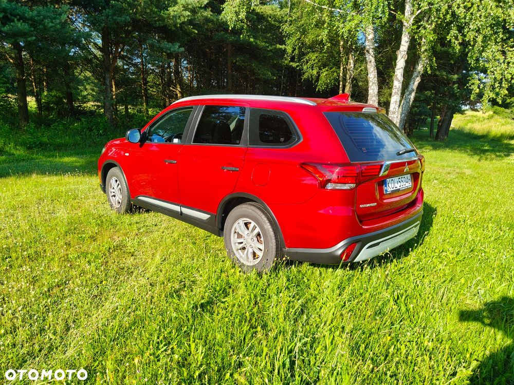 Mitsubishi Outlander 2.0 Invite + 2WD - 2