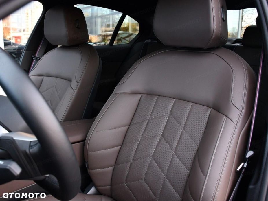 BMW Seria 5 520d xDrive mHEV M Sport - 10
