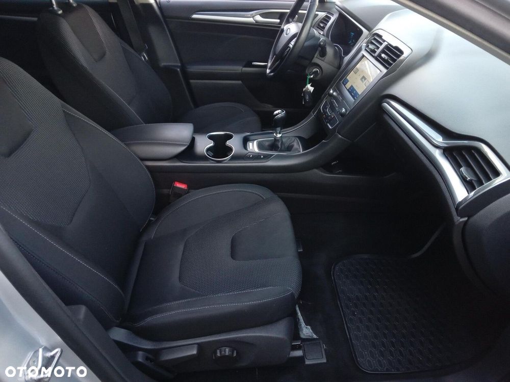 Ford Mondeo - 28