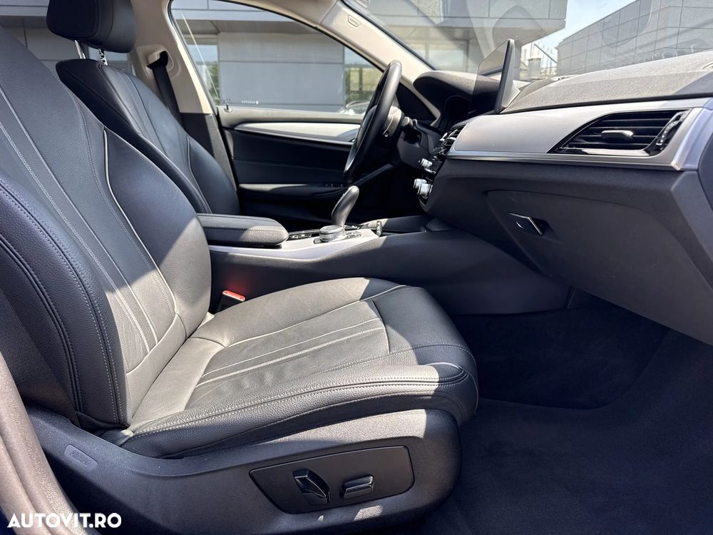 BMW Seria 5 520i AT MHEV - 12