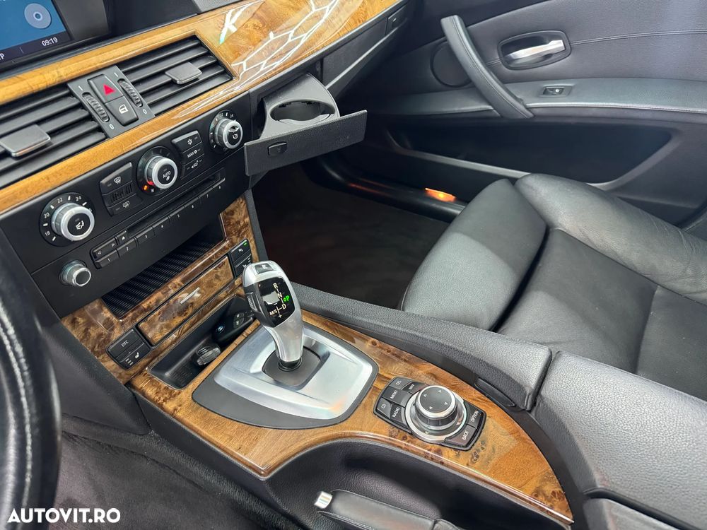 BMW Seria 5 520d Aut. Edition Exclusive - 24