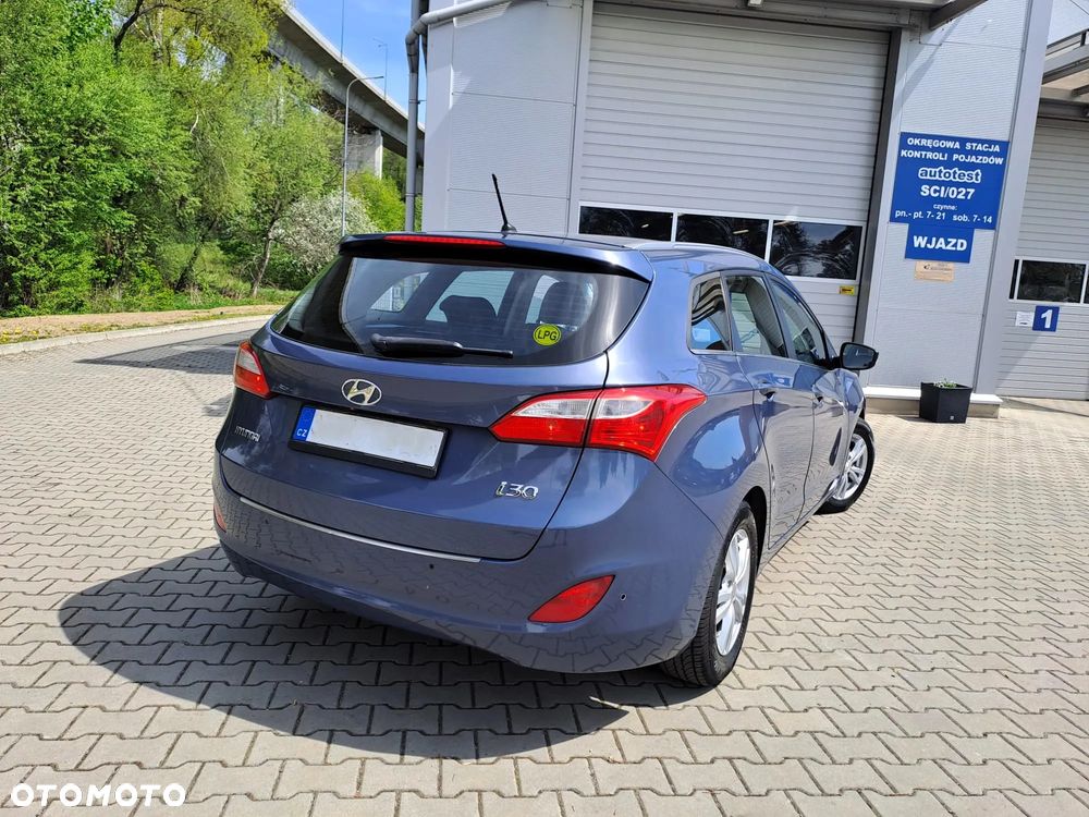 Hyundai i30 1.6 Premium - 11