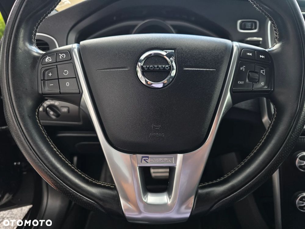 Volvo V40 D3 Geartronic RDesign - 25