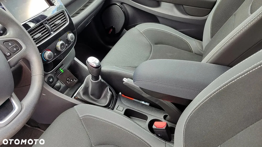 Renault Clio 0.9 Energy TCe Zen - 34