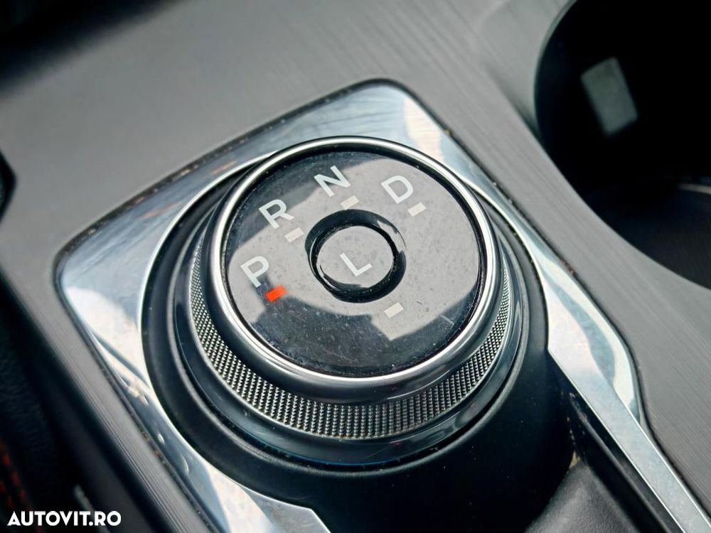 Ford Kuga 2.5 Duratec FHEV ST-LINE X - 11