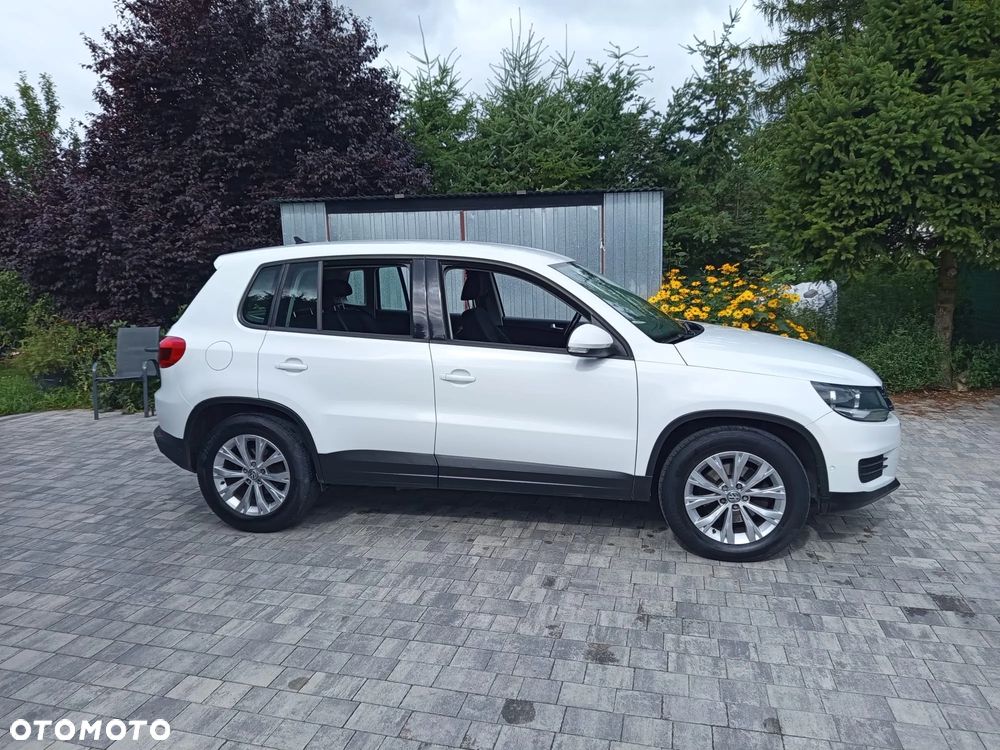 Volkswagen Tiguan 2.0 TDI DPF BlueMotion Technology Trend & Fun - 9