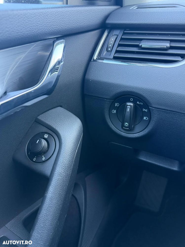 Skoda Octavia 2.0 TDI DSG Style - 17