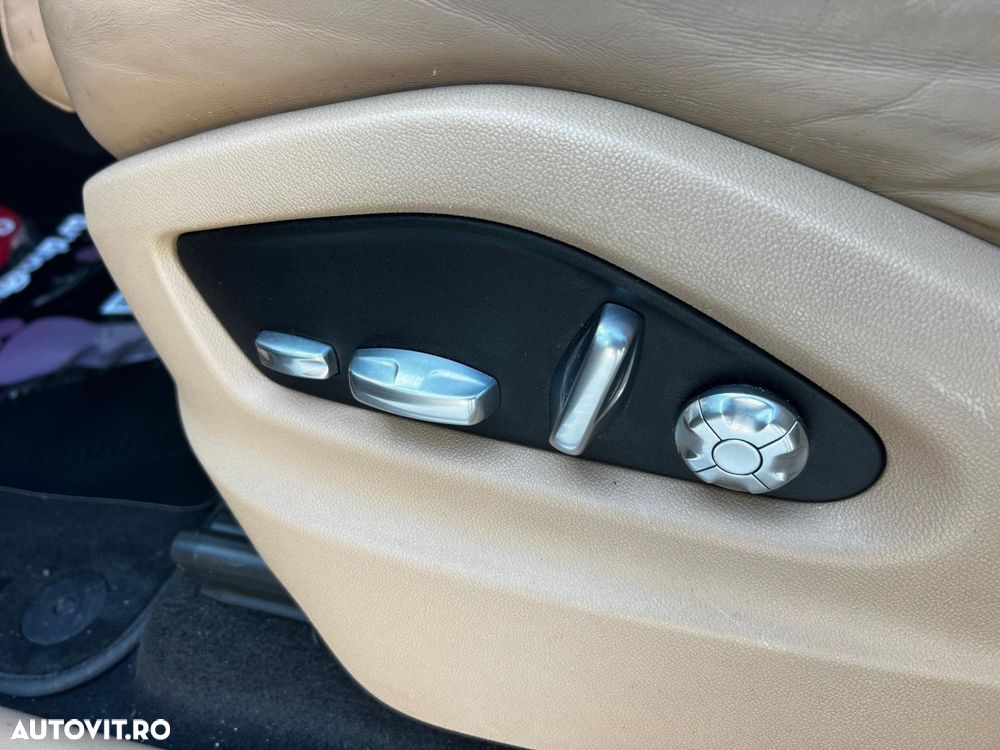 Porsche Cayenne - 14