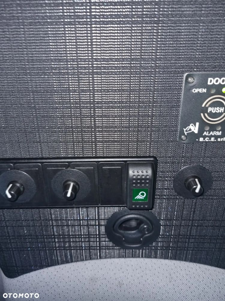 Mercedes-Benz Sprinter - 17