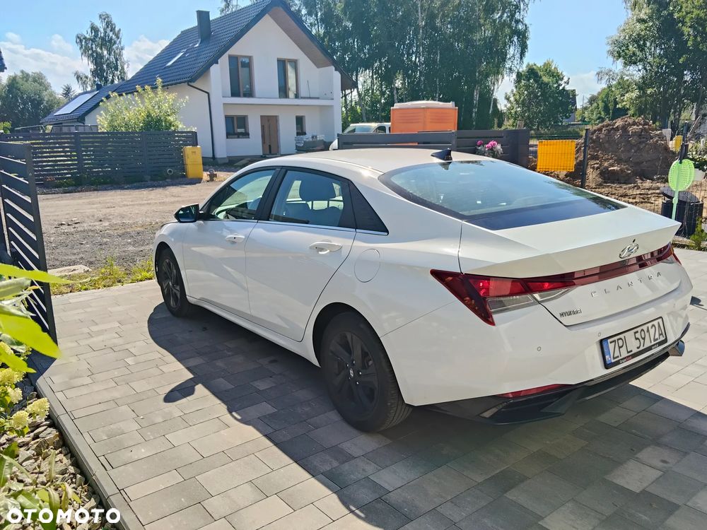 Hyundai Elantra 1.6 Smart - 16