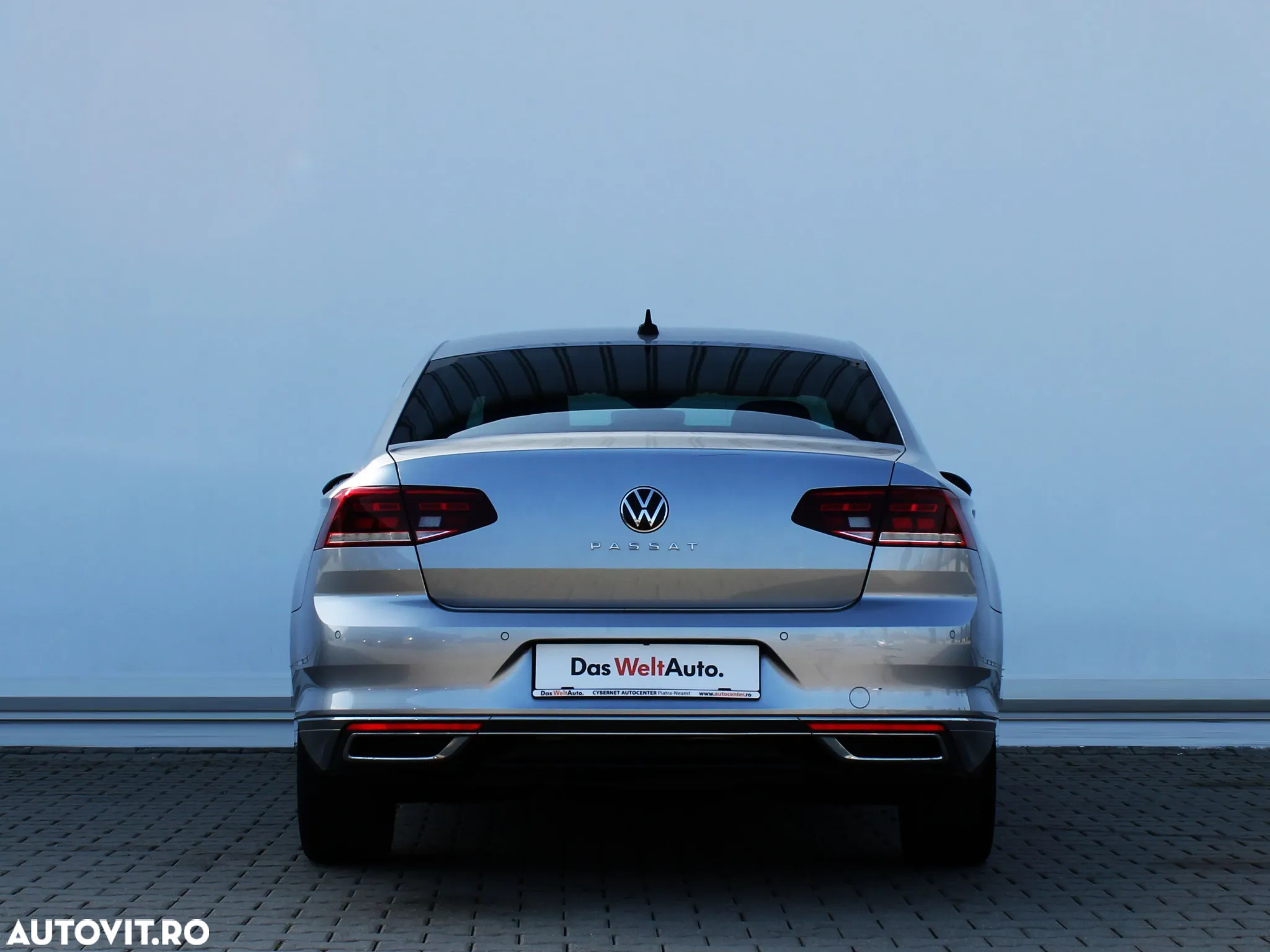 Volkswagen Passat - 4
