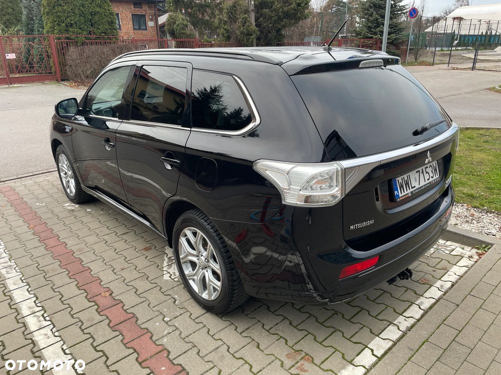 Mitsubishi Outlander Instyle NAVI + - 4