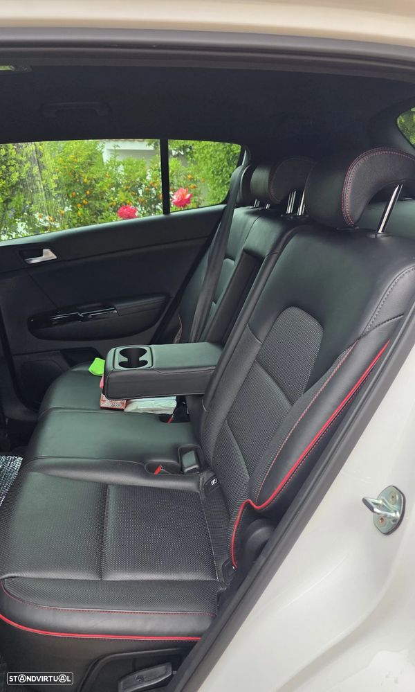 Kia Sportage 1.6 CRDI AWD GT LINE - 4