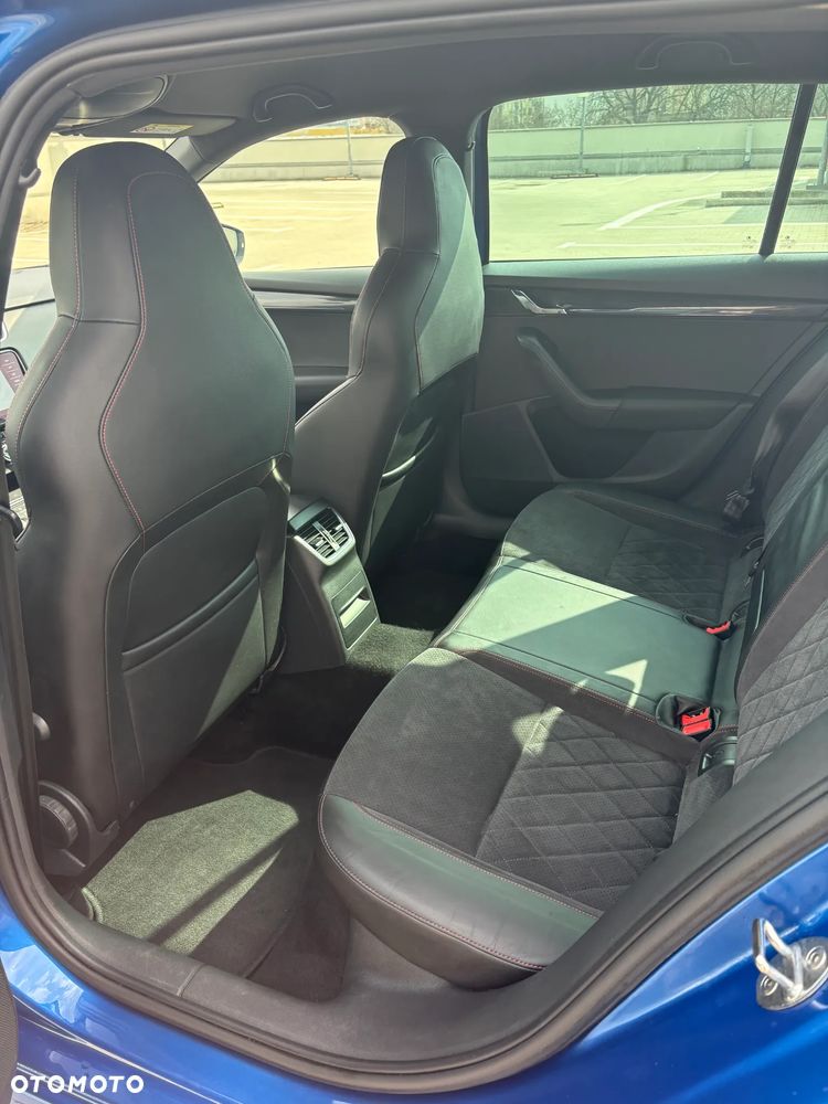 Skoda Octavia 2.0 TDI DSG RS - 18