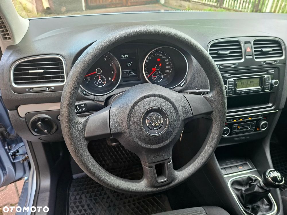 Volkswagen Golf - 23