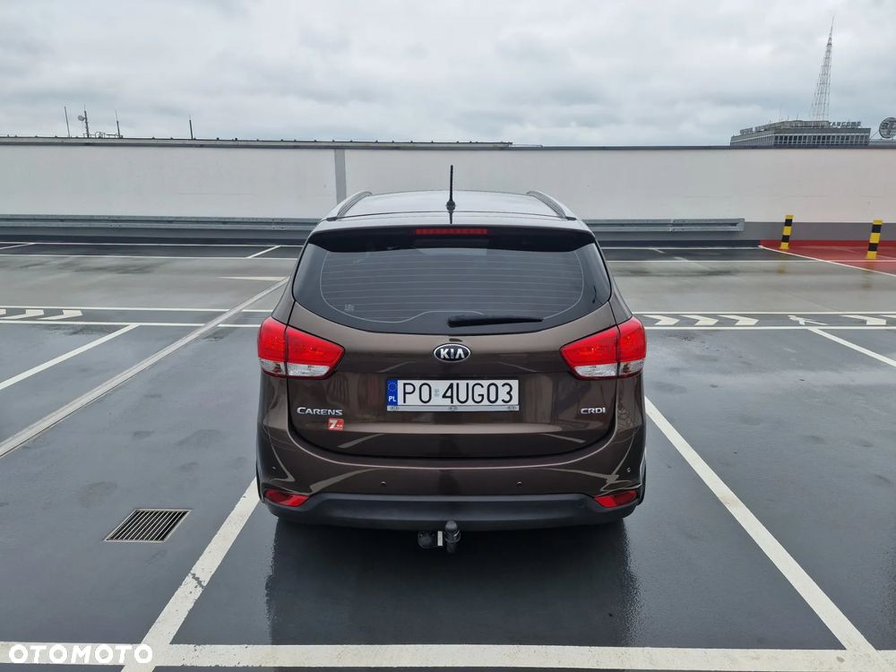 Kia Carens - 3