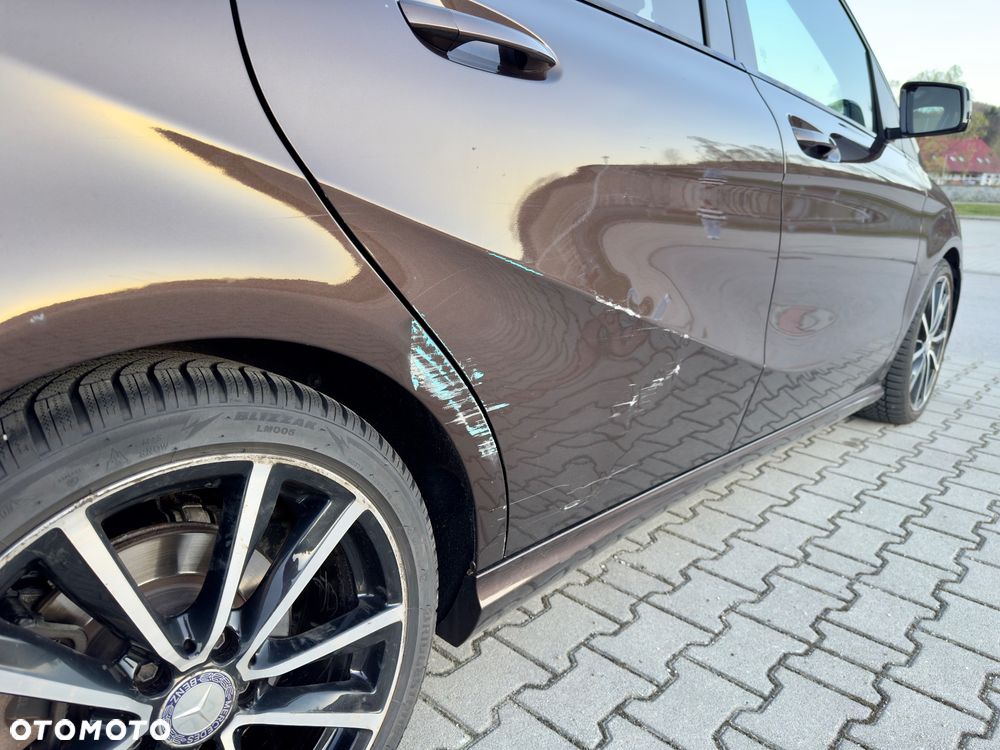 Mercedes-Benz Klasa B 220 4-Matic - 21