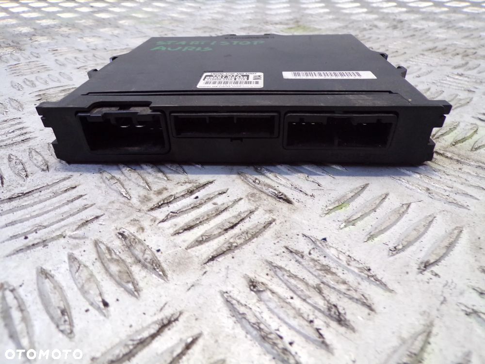 MODUŁSTART STOP TOYOTA AURIS II 89261-02040 - 2
