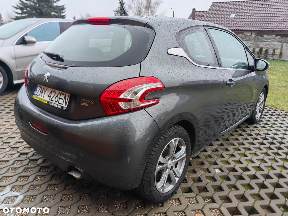 Peugeot 208 - 3