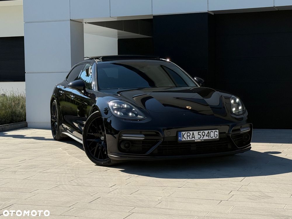 Porsche Panamera Turbo Sport Turismo - 25