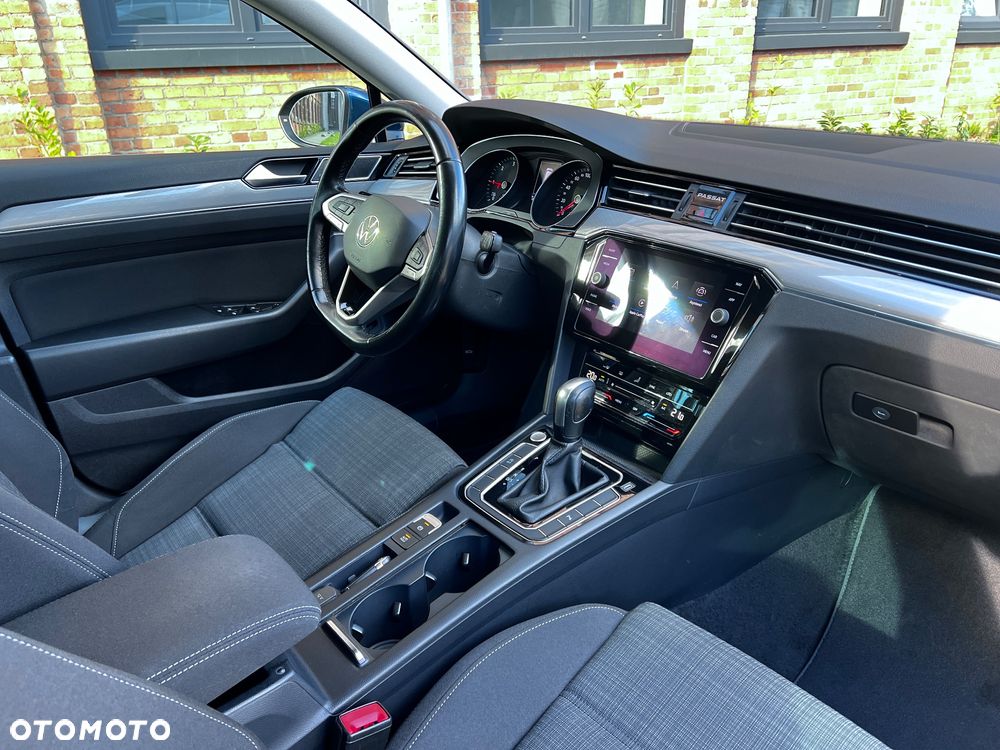 Volkswagen Passat - 28