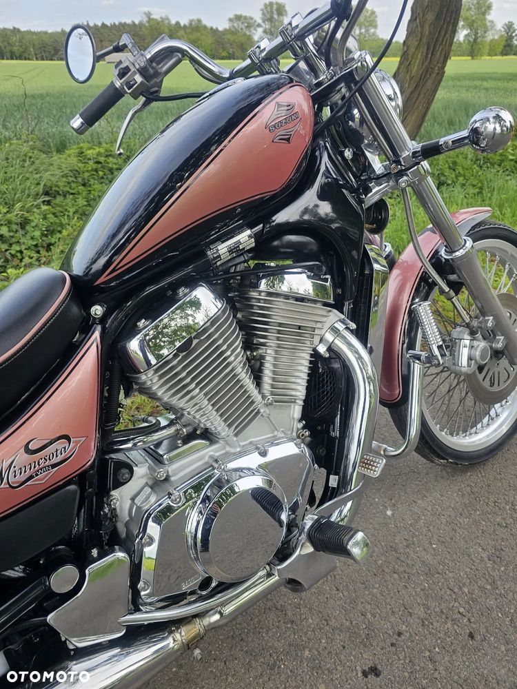 Suzuki Intruder - 3