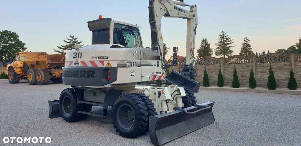 Liebherr 311 rok 2007 łyżka skarpowa hydr. + do kopania 2xpług klima oryginał - 32