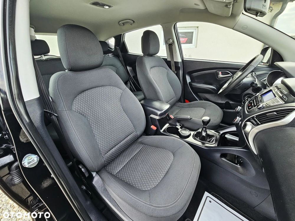 Hyundai ix35 1.6 2WD UEFA EURO 2012 Edition - 10