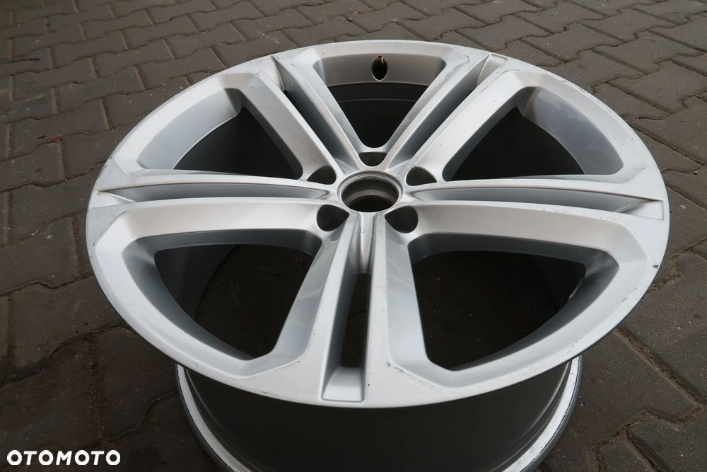 005 Felga VW Tiguan 5N0601025T 9x19et33 - 2