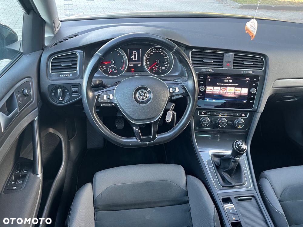 Volkswagen Golf 2.0 TDI BlueMotion Technology Edition - 5
