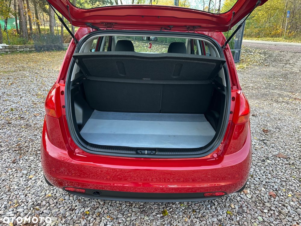 Kia Venga 1.4 Business Line - 12