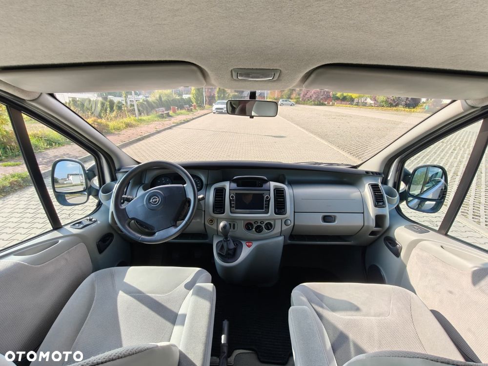 Opel Vivaro Tour - 16