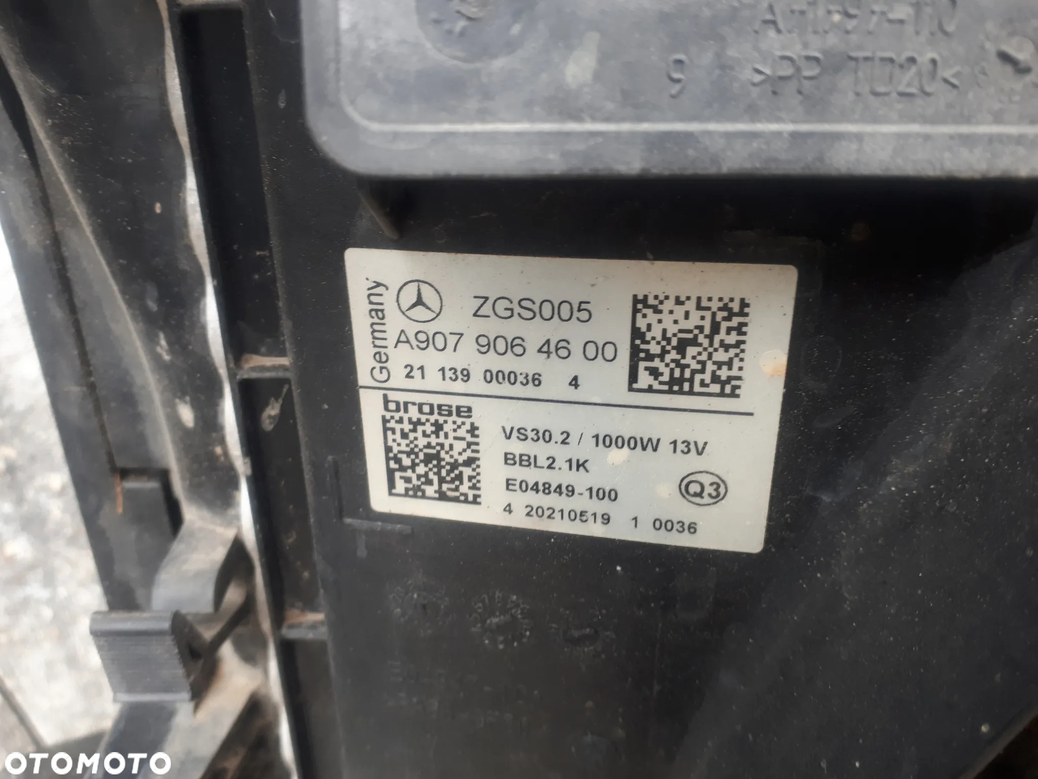 MERCEDES SPRINTER 907 2.0 CDI CHŁODNICE PAS PRZEDNI - 3