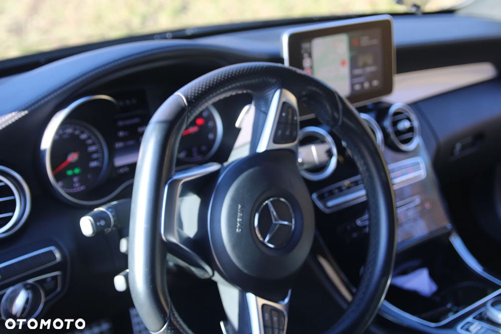 Mercedes-Benz Klasa C 300 7G-TRONIC AMG Line - 4