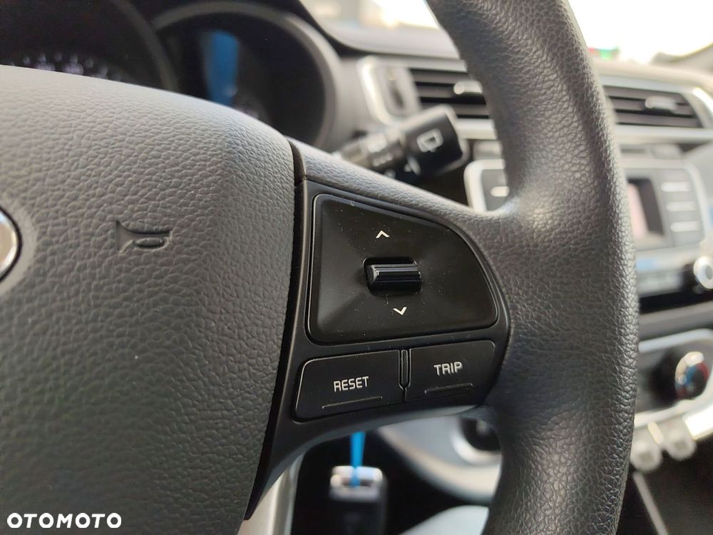 Kia Rio - 22