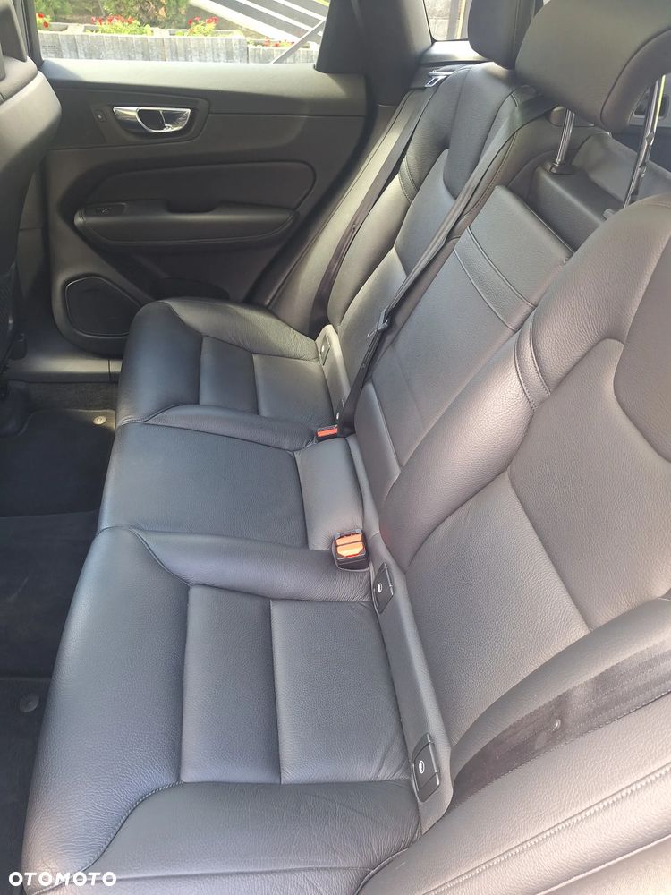 Volvo XC 60 T6 AWD Geartronic Momentum Pro - 9