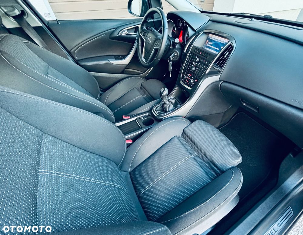 Opel Astra 1.7 CDTI DPF Cosmo - 19