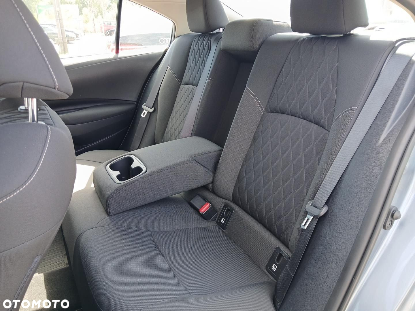 Toyota Corolla - 12