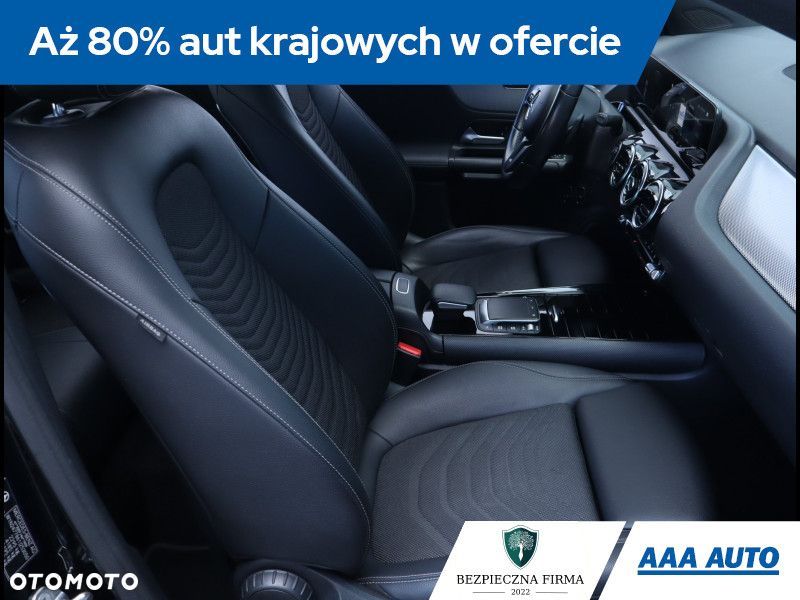 Mercedes-Benz GLA - 10