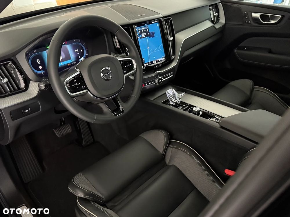 Volvo XC 60 B4 D AWD Plus Dark - 10