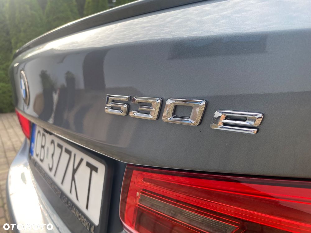 BMW Seria 5 530e iPerformance GPF - 15