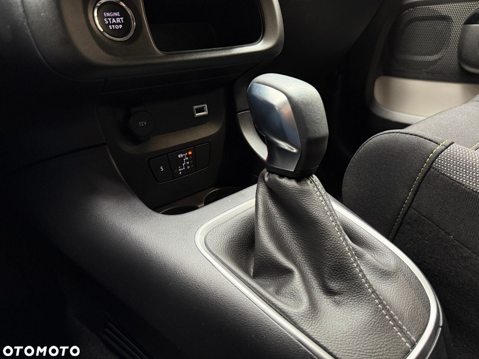 Citroën C3 1.2 PureTech Shine EAT6 - 28