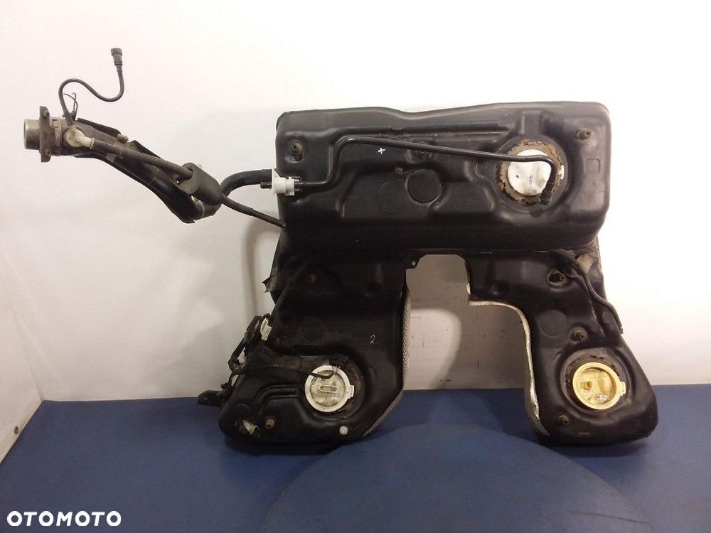 AUDI A8 S8 D4 4.0 TFSI QUATTRO ZBIORNIK PALIWA BAK - 1